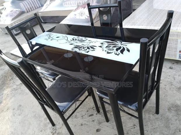 An Eye Catching 4 Seater Dining Set · Photo 1
