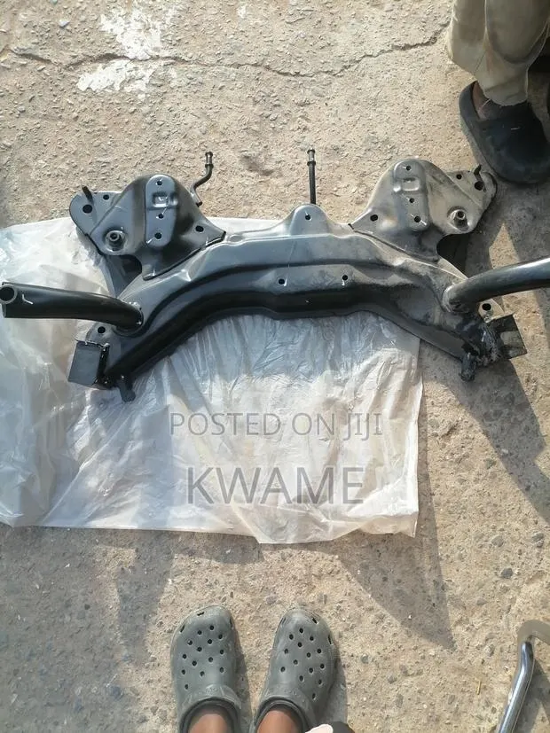 Mitsubishi Pajero (2010 - 2018) Beam · Photo 1