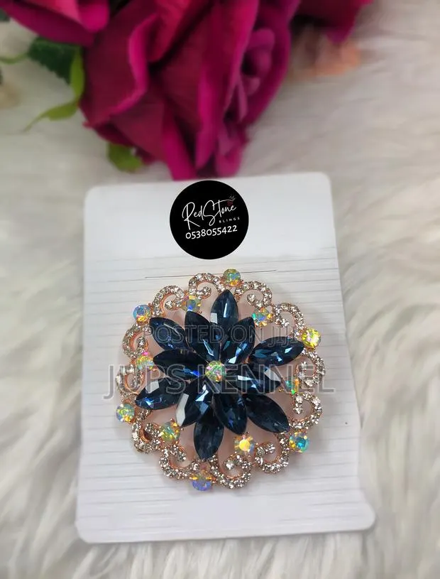 Brooches (Diamond,Crystal) · Photo 1