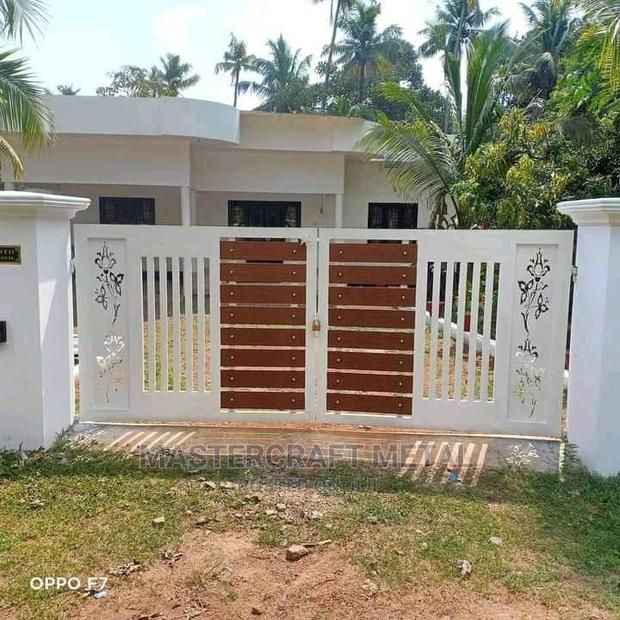 Simple Metal Gates | Modern Design Entrance Gate for Sale · Photo 1