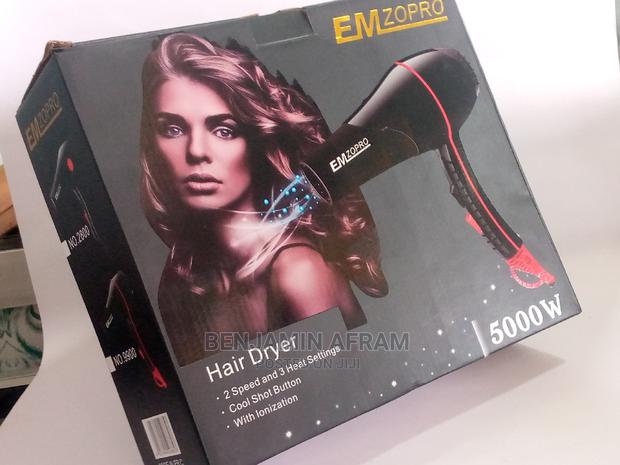 Hair Dryer With Cool Shot Button · Photo 2