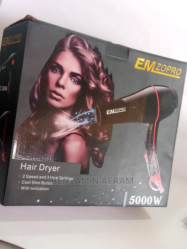 Hair Dryer With Cool Shot Button · Photo 3