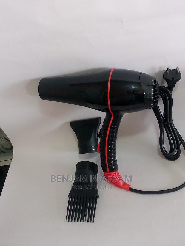 Hair Dryer With Cool Shot Button · Photo 4