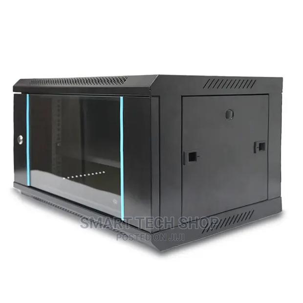 6 U Wall Mount Rack. Very High Quality Anti Rust With Key · Photo 2
