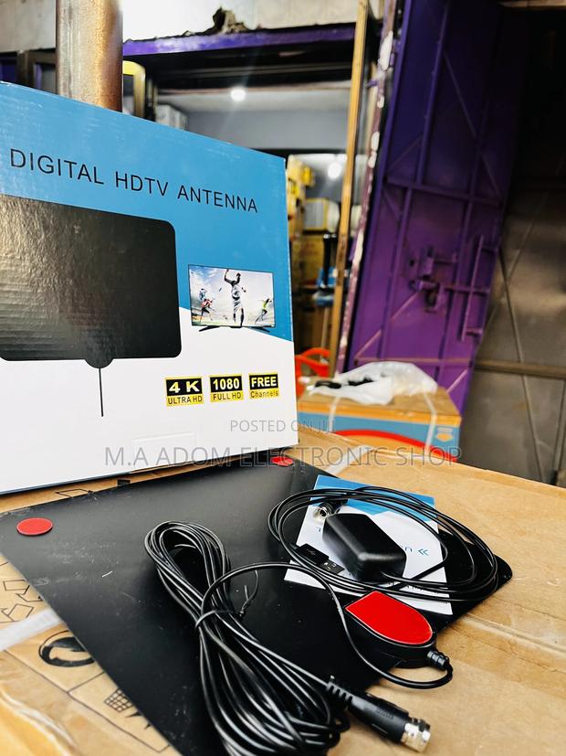 UHD Black Colour Indoor Antenna With 5v Power Booster · Photo 1