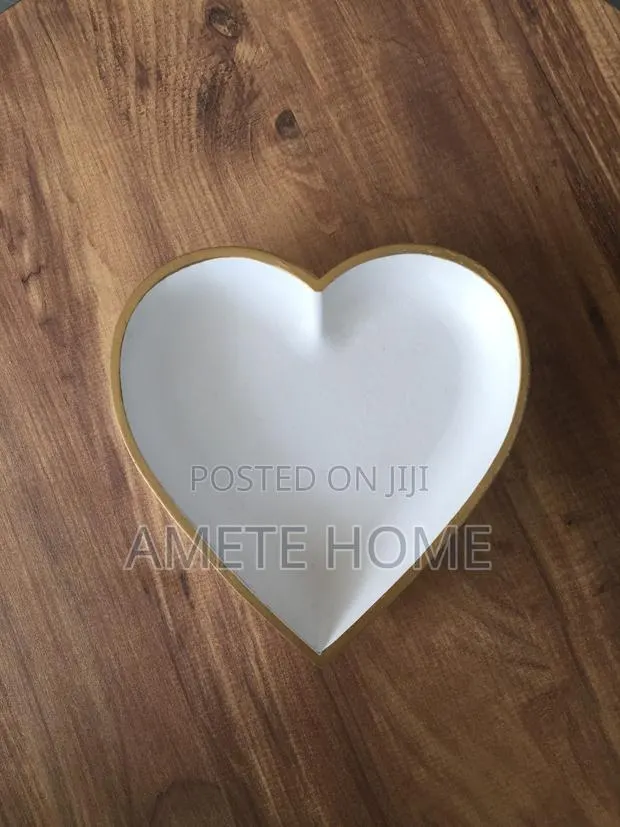 Heart Shaped White Dish With Gold Rim · Photo 1