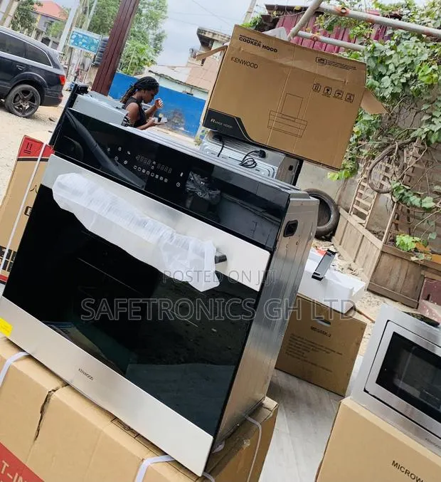 Grab Exclusive | Inbuilt Black Kenwood Oven · Photo 1