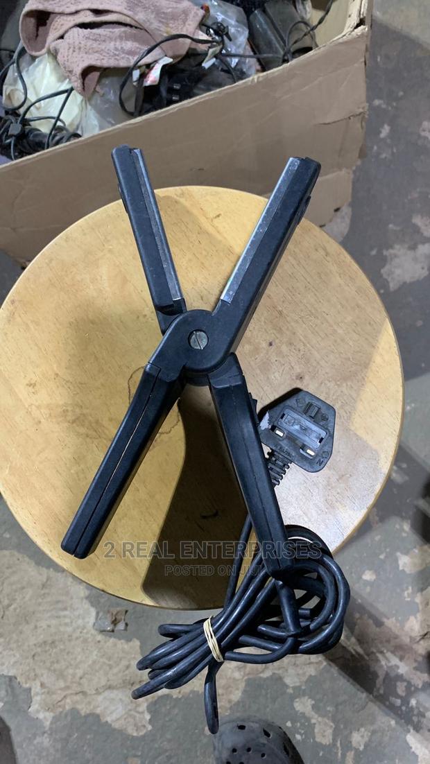 Various Hair Straighteners · Photo 2