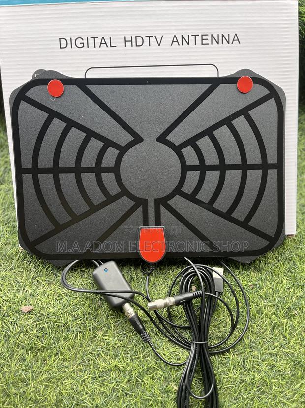 Indoor, Digital Amplified Indoor HDTV Antenna · Photo 1