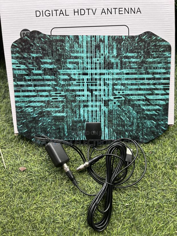 Ultra Thin High Performance Indoor Antenna With Power Boy · Photo 1