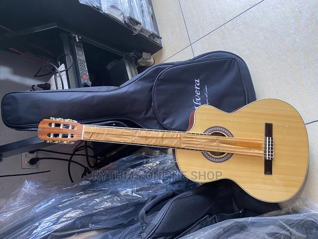 Classical/Nylon Strings Guitar(Alvera) · Photo 4