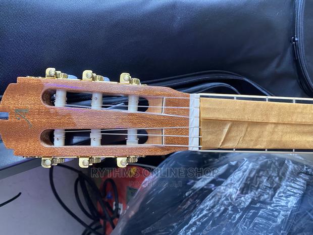 Classical/Nylon Strings Guitar(Alvera) · Photo 2