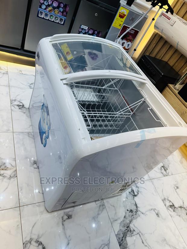 Wide Arc-Shaped Handle NAS-FS400G 378litre Freezer Nasco · Photo 1