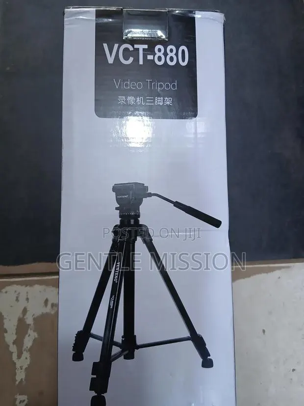 VCT _889 Video Tripod · Photo 1