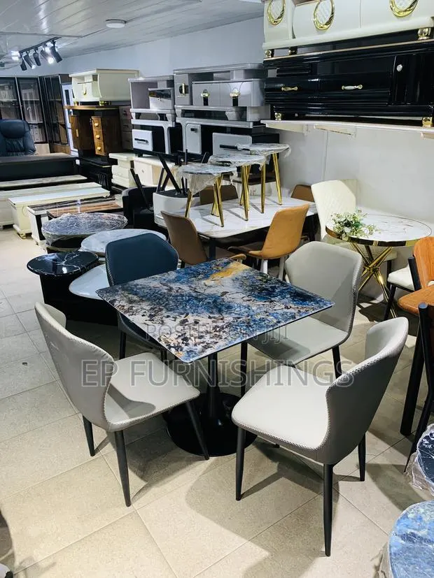 4-Seater Modern Art Dining Set · Photo 1