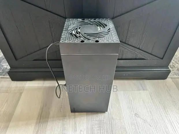 Xbox Series X 2tb No Games and Pad · Photo 1