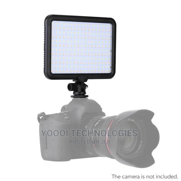 Triopo Bi Color Camera Top Led Light With Battery Charger · Photo 1