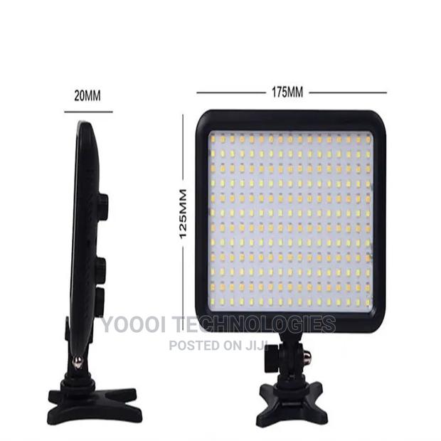 Triopo Bi Color Camera Top Led Light With Battery Charger · Photo 4
