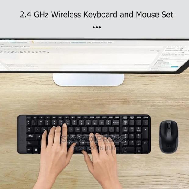Logitech MK220 Wireless Keyboard and Mouse · Photo 2
