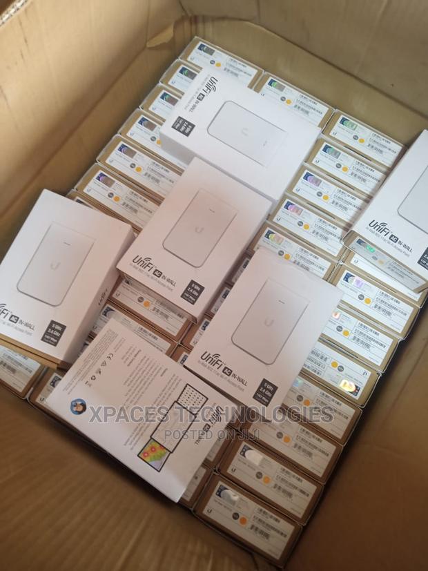 Ubiquiti Unifi AC in Wall · Photo 5