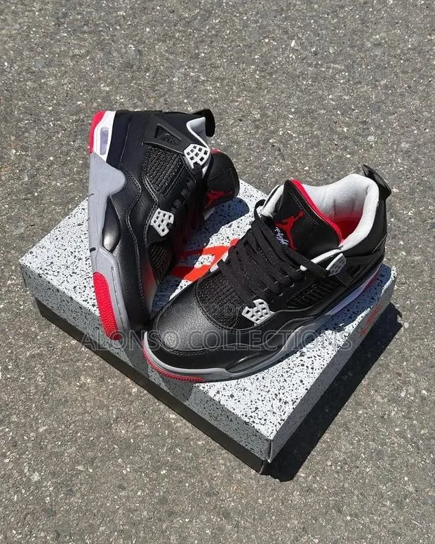 Jordan 4 Leather · Photo 1