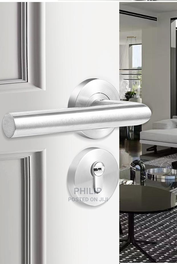 Door Lock Rosette Styled( De Great Keyes) · Photo 1