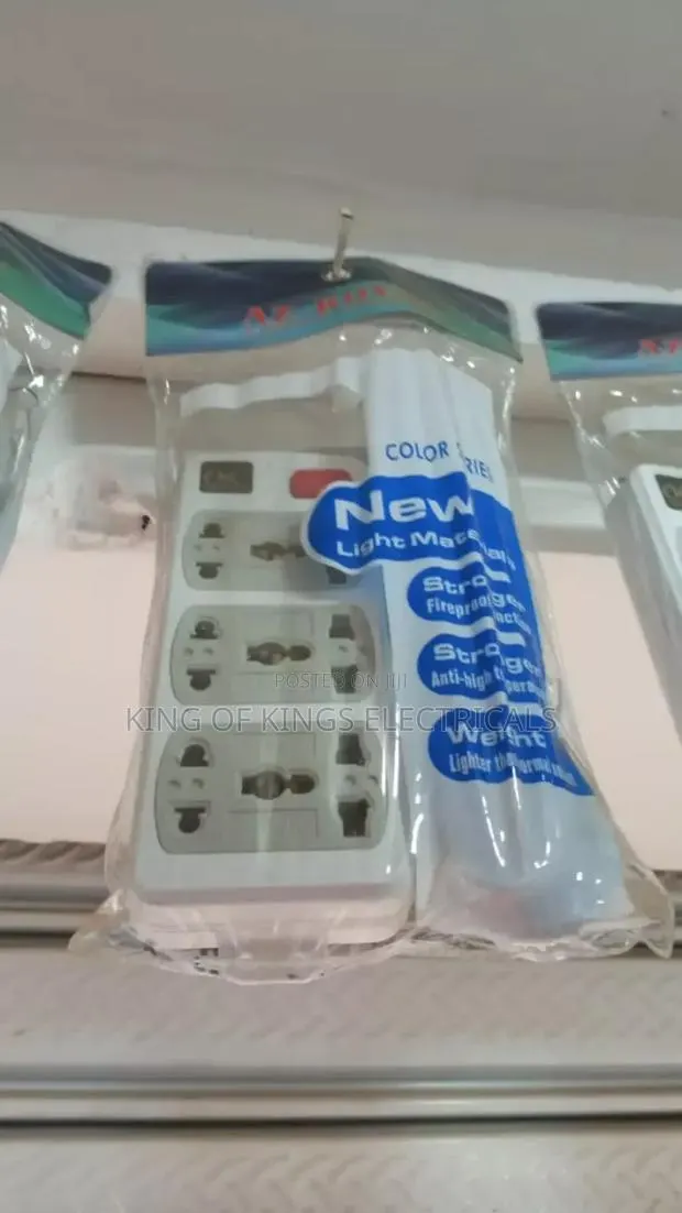 Multi-socket Extension Board – 4-way With Safety Protection · Photo 1