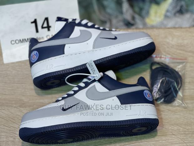 Nike Air Force 1 X Paris Saint-German · Photo 1