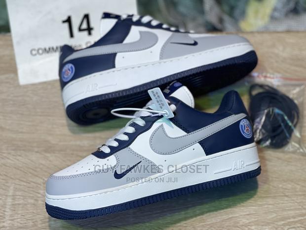 Nike Air Force 1 X Paris Saint-German · Photo 3