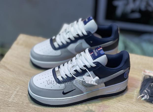 Nike Air Force 1 X Paris Saint-German · Photo 4