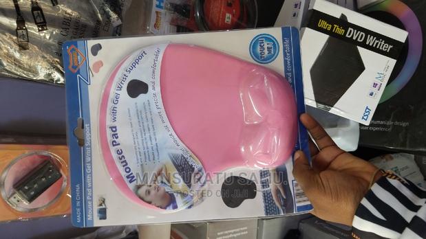 Mouse Pad With Gel Wrist Support · Photo 3
