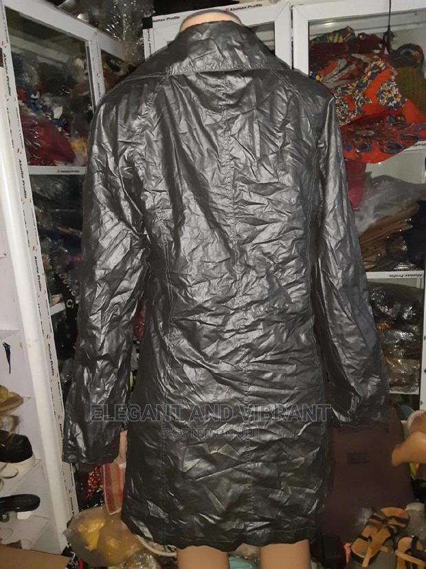 Soft and Light Jacket for Average Weather · Photo 2