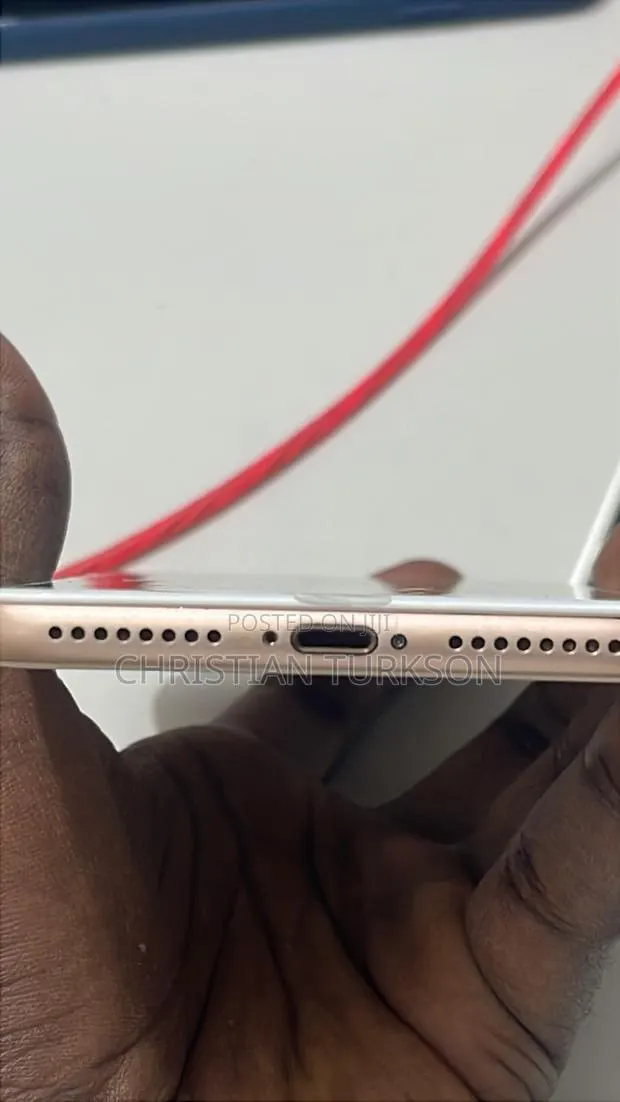 Apple iPhone 8 64 GB Rose Gold · Photo 1