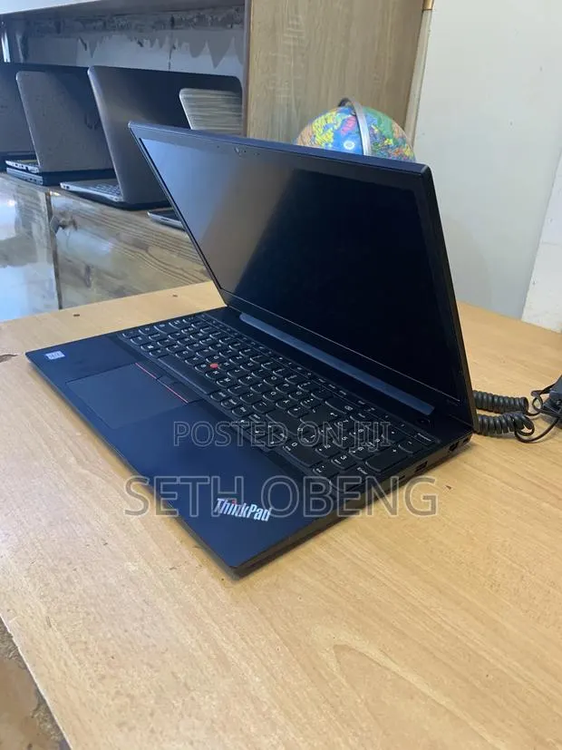 Laptop Lenovo ThinkPad E580 8GB Intel Core i3 SSHD (Hybrid) 256GB · Photo 1