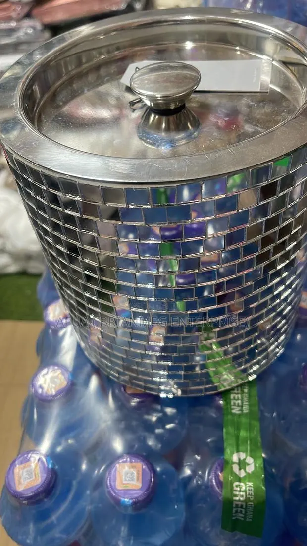 Usa Ice Bucket With Led 5lts and 8lts · Photo 1
