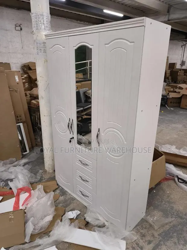 3doors Benz Design White Wardrobe · Photo 1