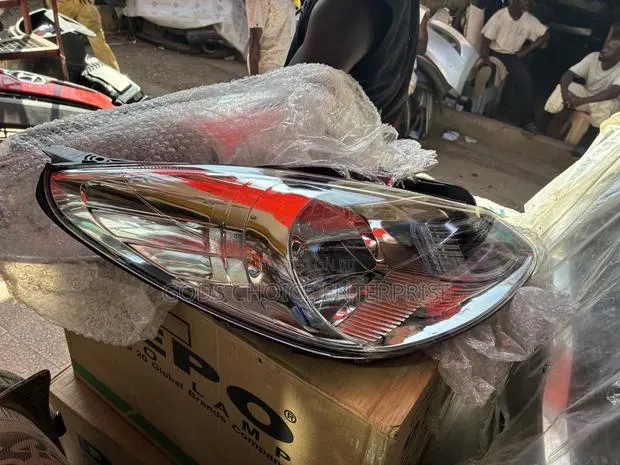 Headlight Hyundai I10 2008-2009-2010 · Photo 1
