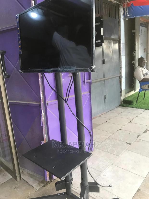 Mobile Movable Standing Tv Wall Mount · Photo 2