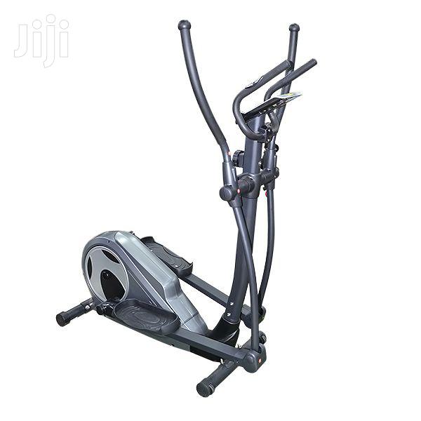 Cross Trainer · Photo 2