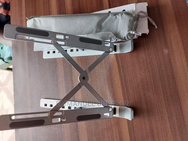 Alminium Metal Laptop Stand · Photo 1