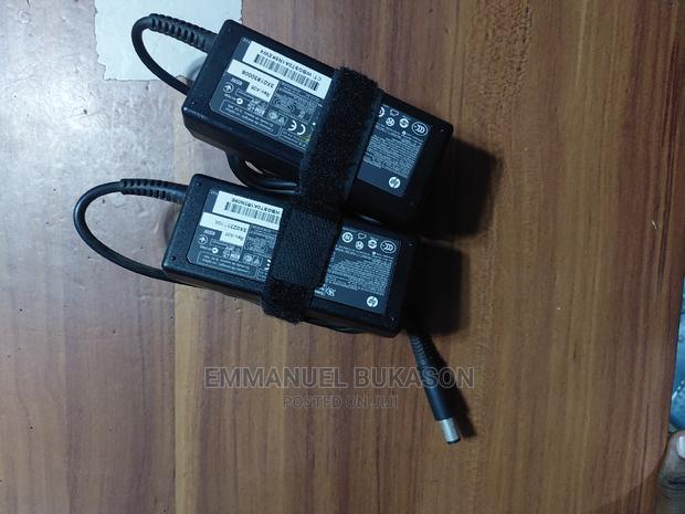 Original Hp Bigpin Charger · Photo 1