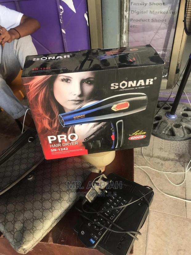 Hand Hair Dryer · Photo 1