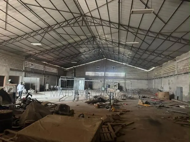 1,000 Square Meter Warehouse for Rent at Weija · Photo 1