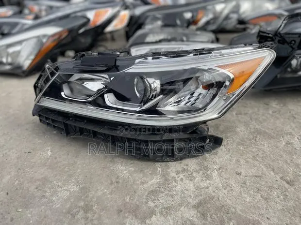 Honda Accord 2017 Headlight · Photo 1