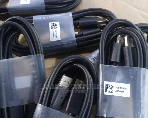 Display to Display Cable 2m · Photo 2