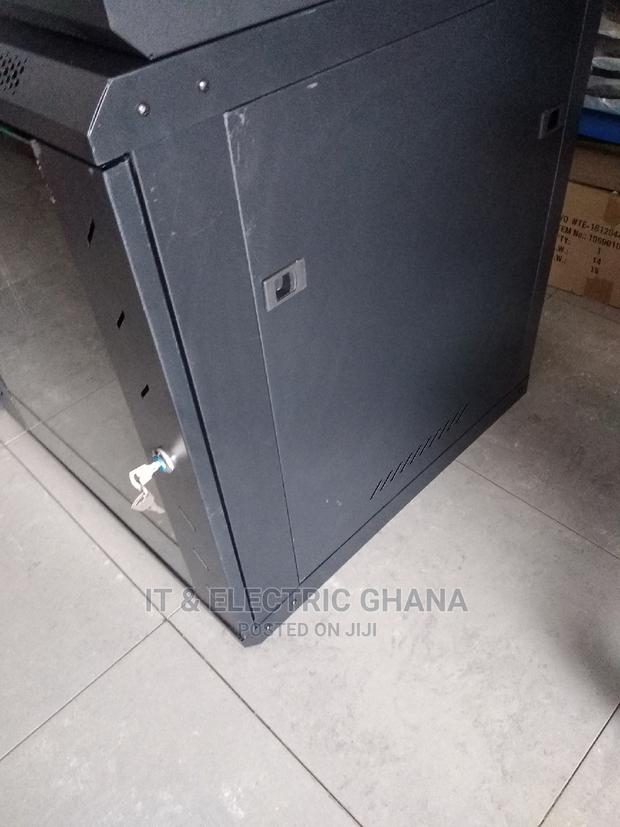 12u Cabinet · Photo 3