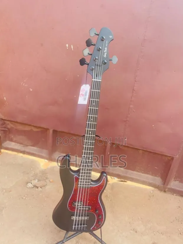 Harley Benton Bass Guitar HB P J -5 SBK · Photo 1