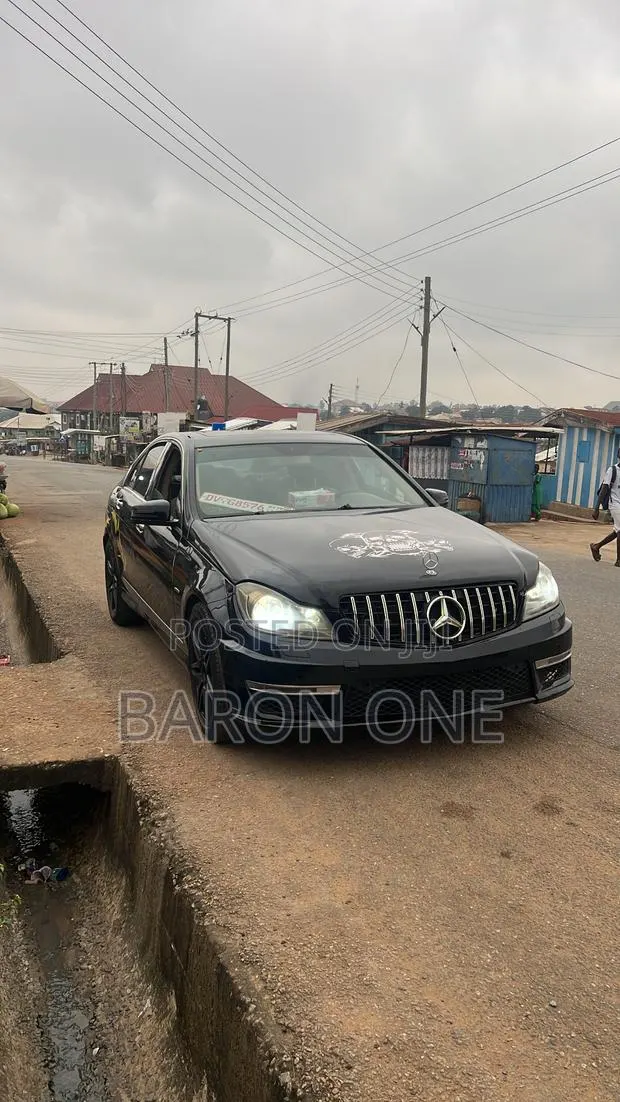 Mercedes-Benz C250 2013 Black · Photo 1
