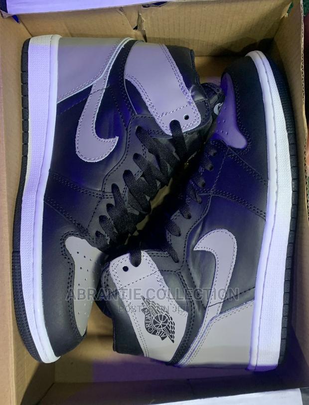 Air Jordan Retro 1 Shadow Black/ Ash · Photo 3