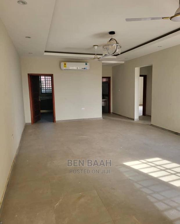 2bdrm Block of Flats in Ben Properties, Lake Side Estate for rent · Photo 4